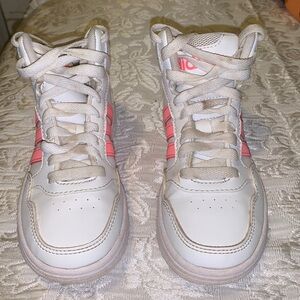 - Adidas , girls tennis shoes in very good conditions